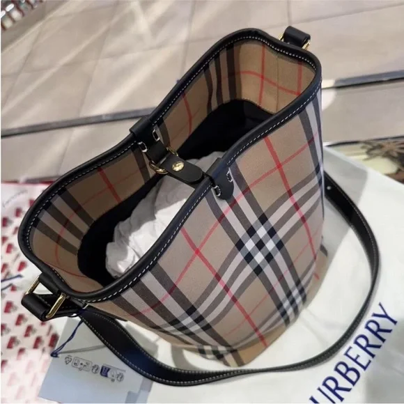 Burberry Checkered Tan and Black Shoulder Bag - Picture 3 of 8